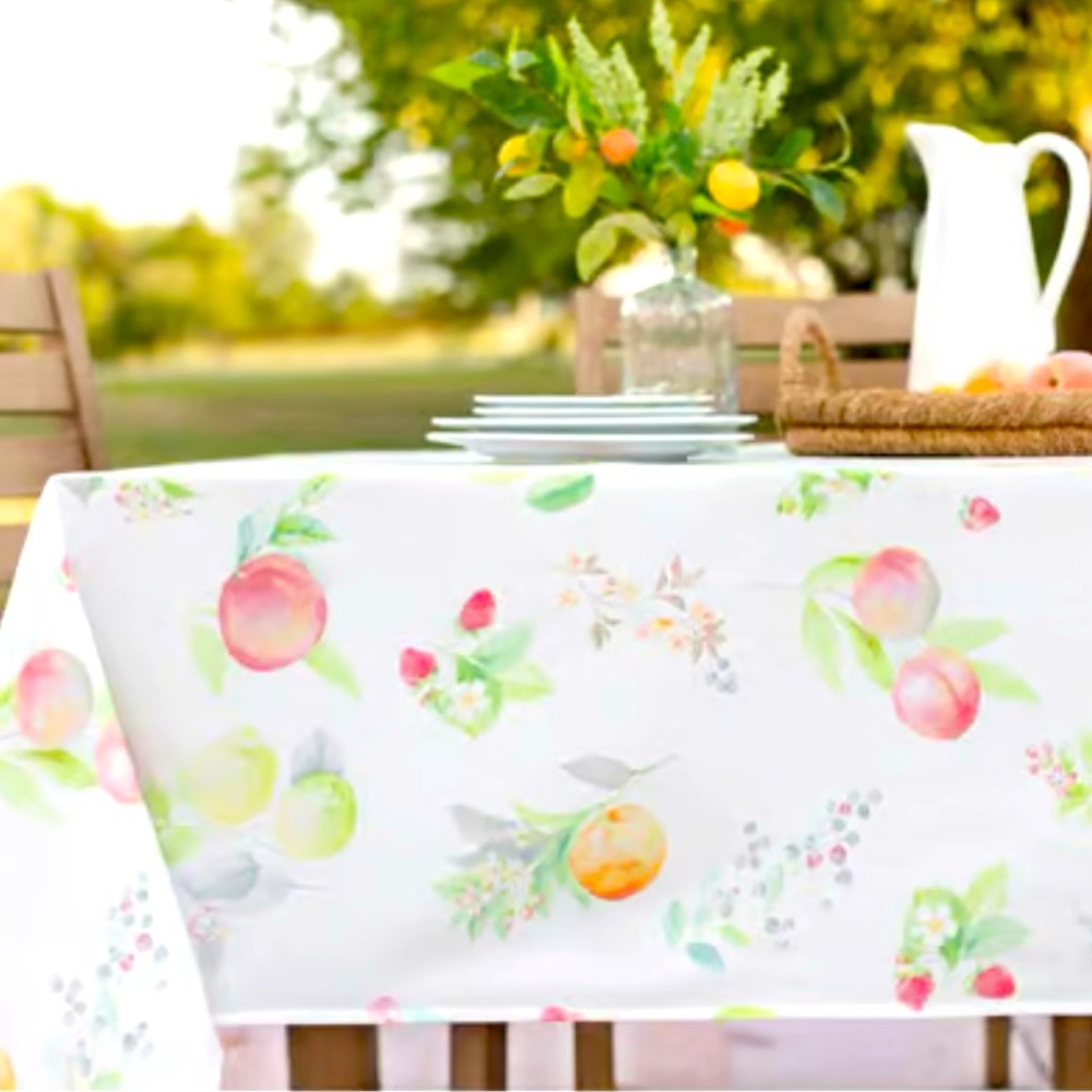 🍎 Bright Orchard tablecloth 60” x 84” New
